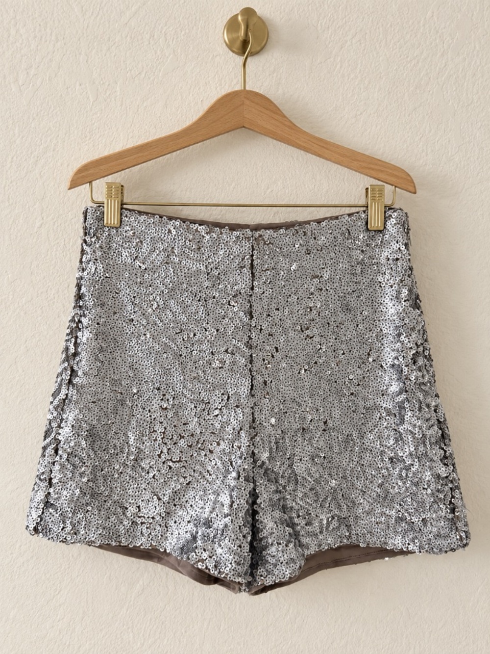 Express Sequin Shorts Silver Sparkle High Rise Party Evening Shorts Size 2 NWT